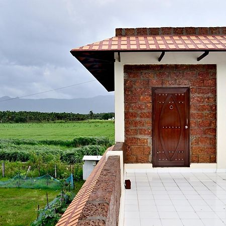 Lakshmi Illam Near Isha Yoga Adiyogi Lägenhet Alāndurai Exteriör bild